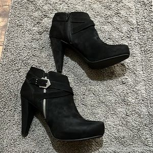 Guess Zip Up Bootie. EUC. Sued like look and feel. Almost 4 1/2 inch heel.